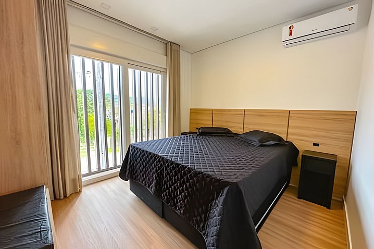 Apto 201 2D condomínio com piscina bem localizado