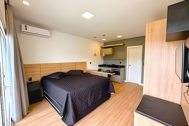 Apto 206 2D condomínio com piscina bem localizado