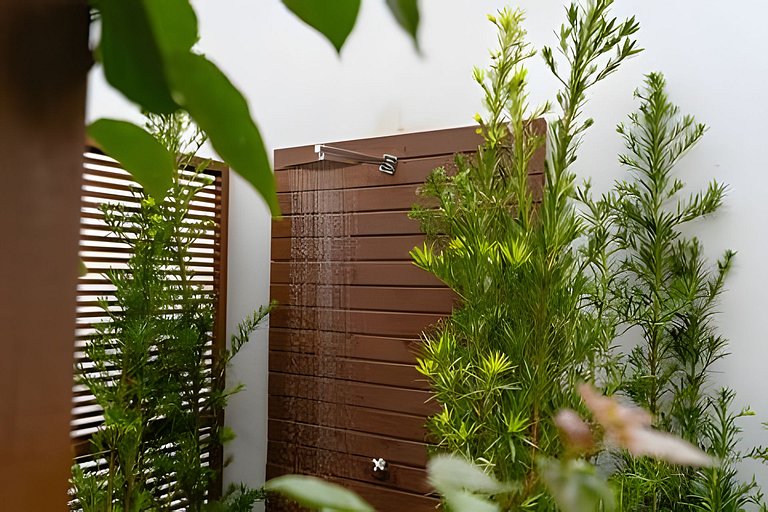 Apto 204 1D condomínio com piscina bem localizado