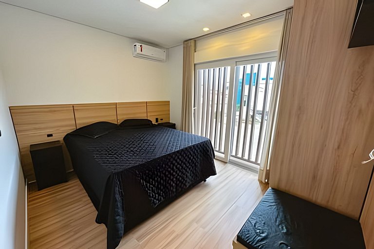 Apto 203 2D condomínio com piscina bem localizado