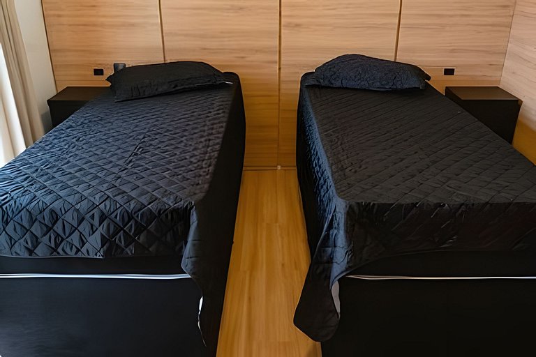 Apto 206 2D condomínio com piscina bem localizado
