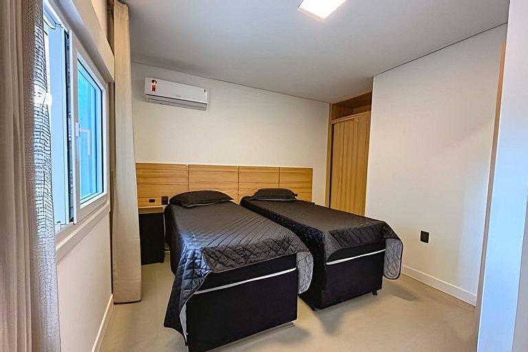 Apto 101 2D condomínio com piscina bem localizado