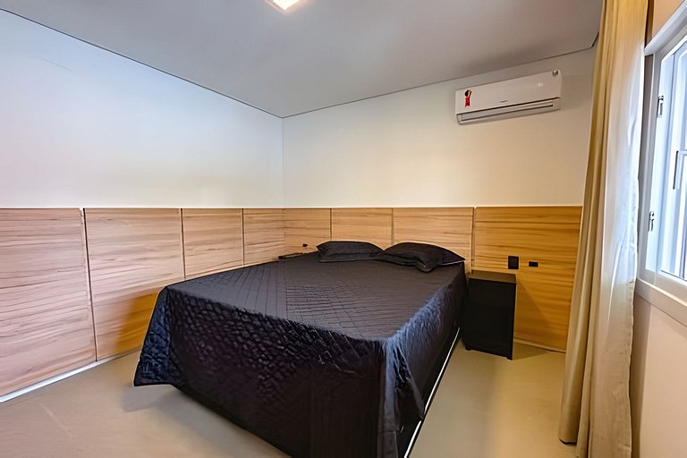 Apto 101 2D condomínio com piscina bem localizado