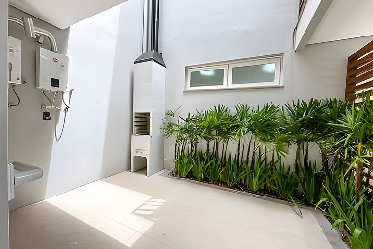 Apto 101 2D condomínio com piscina bem localizado