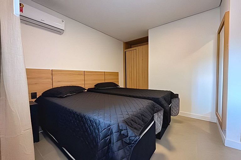 Apto 101 2D condomínio com piscina bem localizado