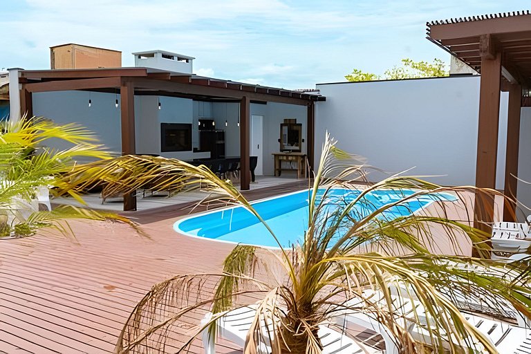 Apto 101 2D condomínio com piscina bem localizado