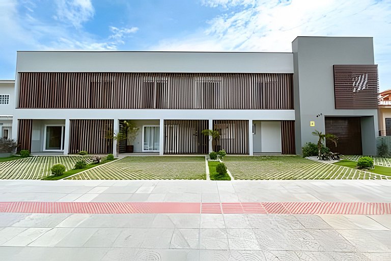 Apto 202 1D condomínio com piscina bem localizado