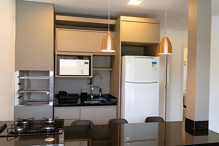 Apto 102 2D condomínio com piscina bem localizado