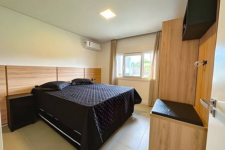 Apto 102 2D condomínio com piscina bem localizado