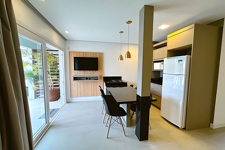 Apto 102 2D condomínio com piscina bem localizado