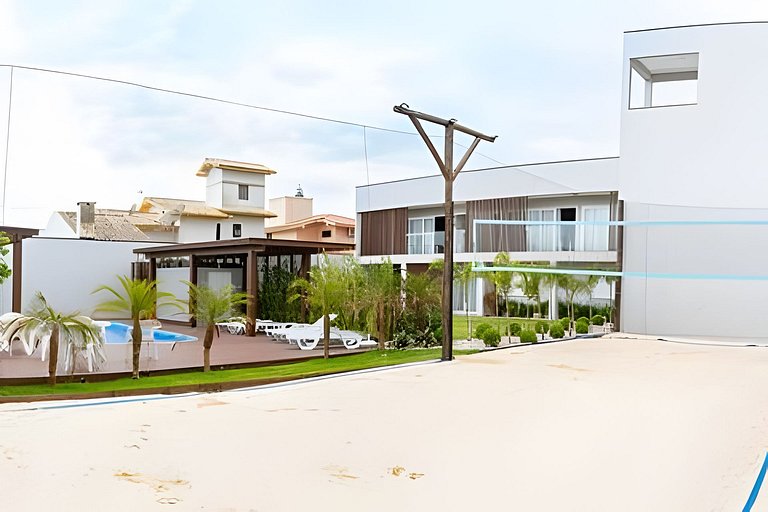 Apto 102 2D condomínio com piscina bem localizado
