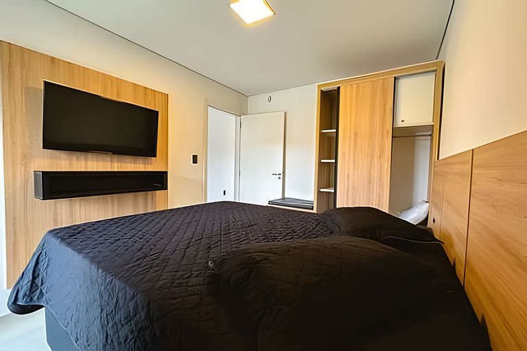 Apto 103 2D condomínio com piscina bem localizado