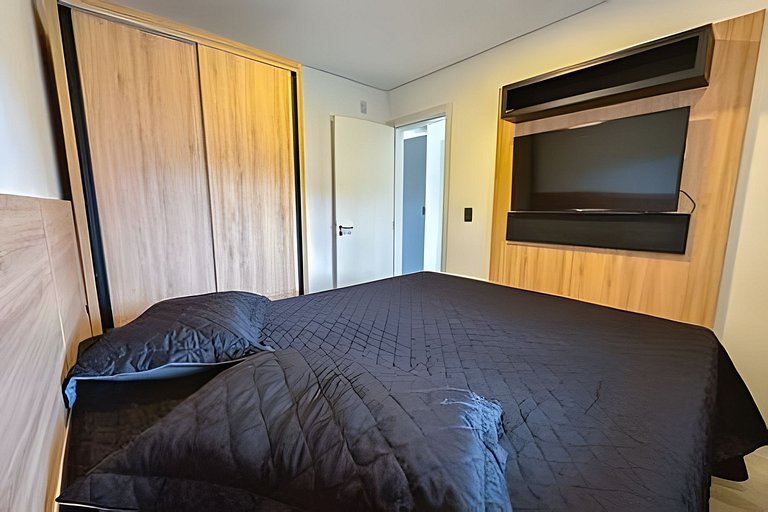 Apto 103 2D condomínio com piscina bem localizado
