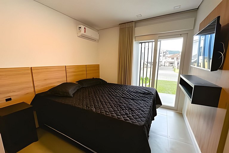 Apto 103 2D condomínio com piscina bem localizado