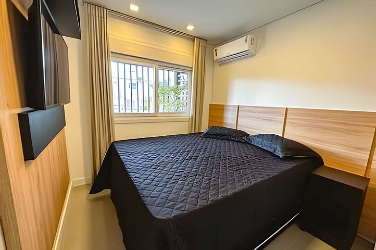 Apto 103 2D condomínio com piscina bem localizado