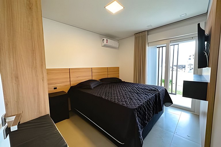 Apto 103 2D condomínio com piscina bem localizado