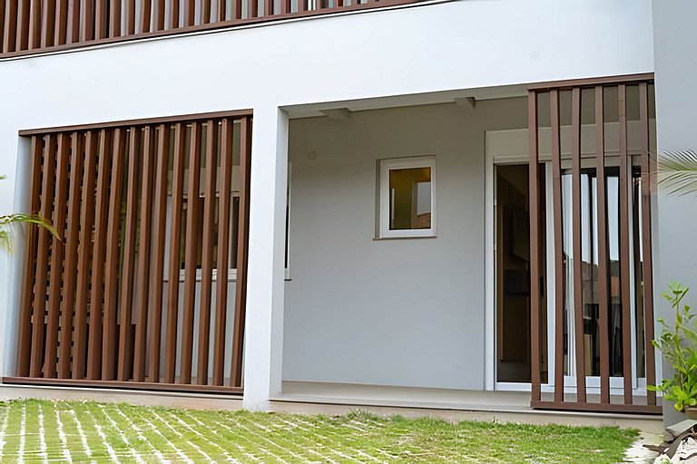 Apto 103 2D condomínio com piscina bem localizado