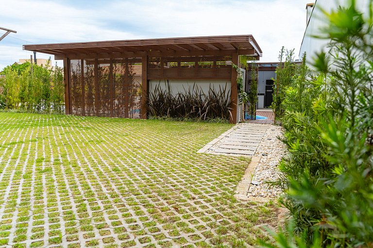 Apto 102 2D condomínio com piscina bem localizado