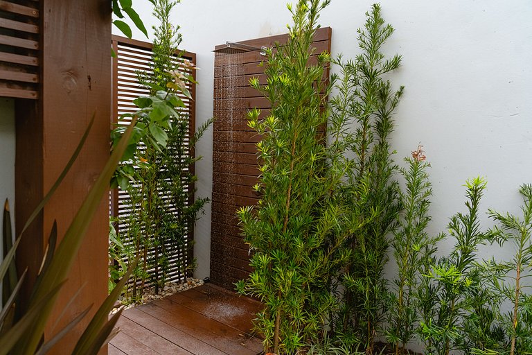 Apto 101 2D condomínio com piscina bem localizado